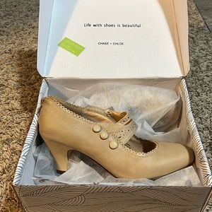 New in box Chase + Chloe Mina Pump